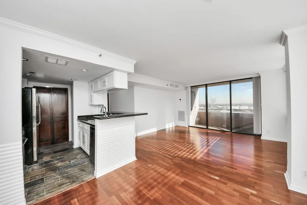 3525 SAGE CONDOMINIUMS