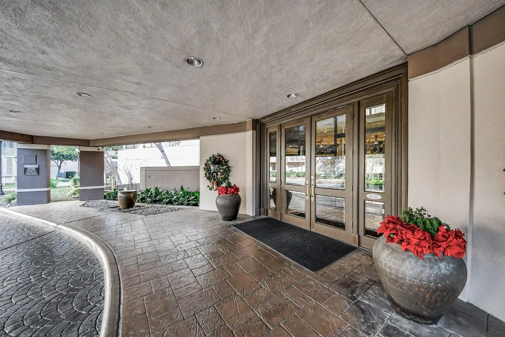 3525 SAGE CONDOMINIUMS